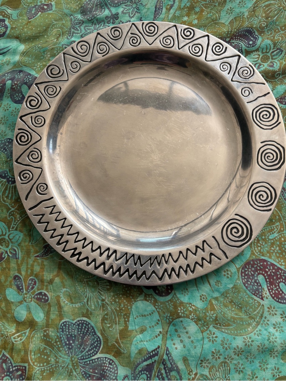 Wilton Armetale Cheeseboard Platter Plate Tray Reggae Pattern